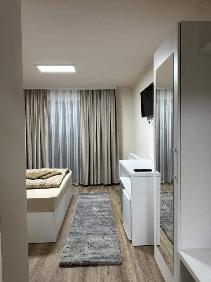 Conacul Pestera Ursilor Chiscau 外观 照片