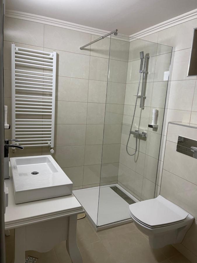 Conacul Pestera Ursilor Chiscau 外观 照片