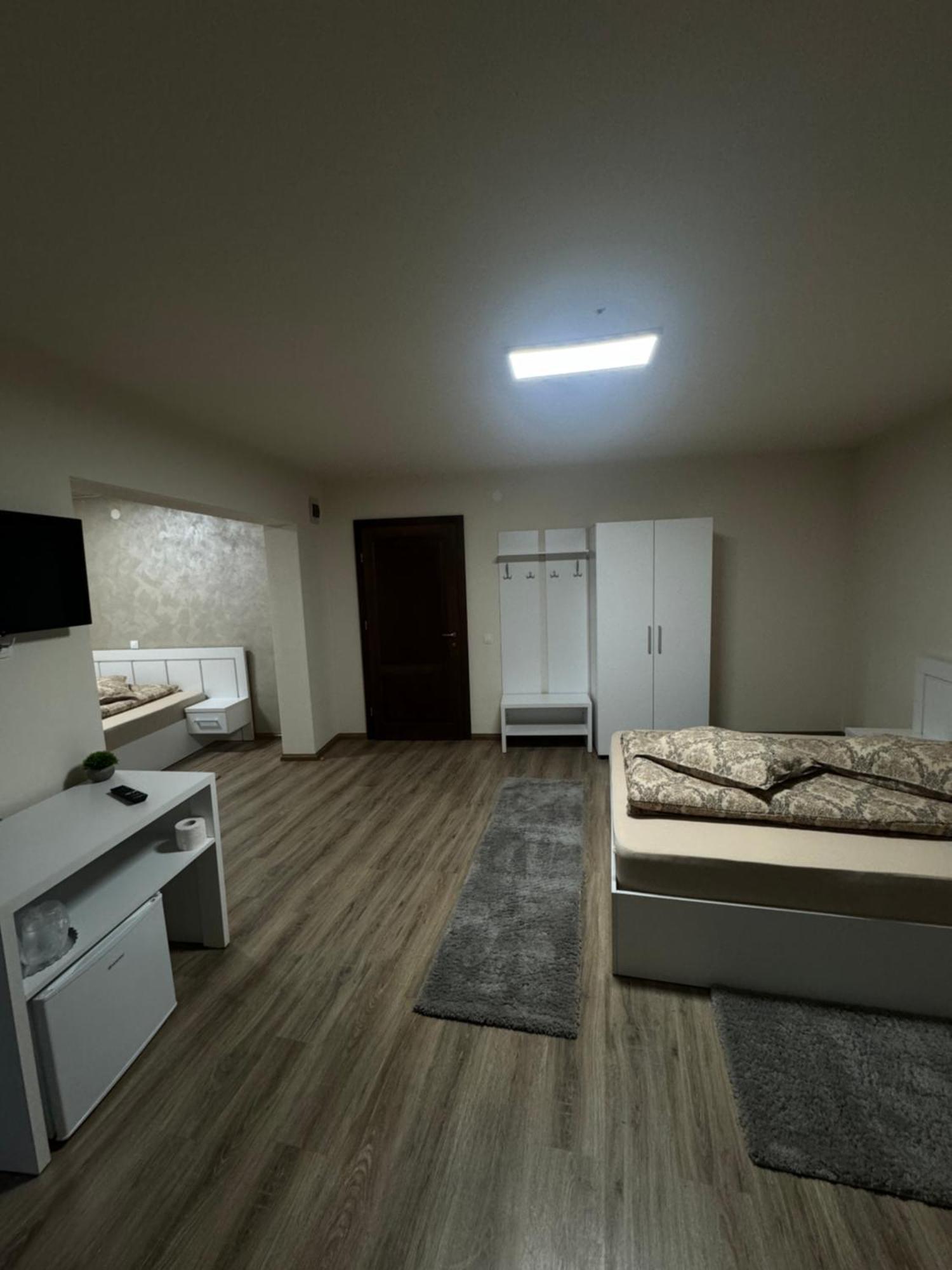 Conacul Pestera Ursilor Chiscau 外观 照片